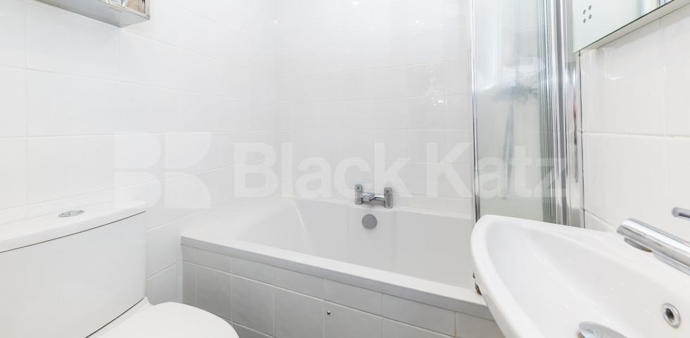 Modern furnished two bed mins to Regents Park and Camden Tube  Parkway, Regents Park